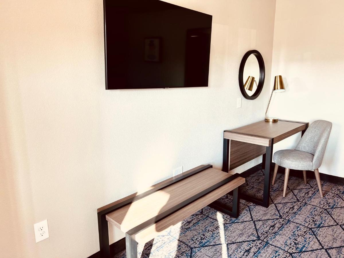 Ramada By Wyndham Modesto Yosemite Area Hotel Luaran gambar