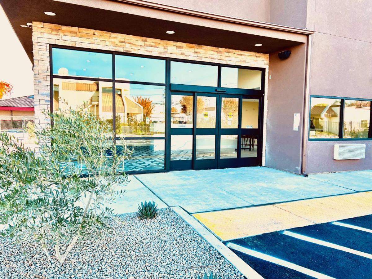 Ramada By Wyndham Modesto Yosemite Area Hotel Luaran gambar