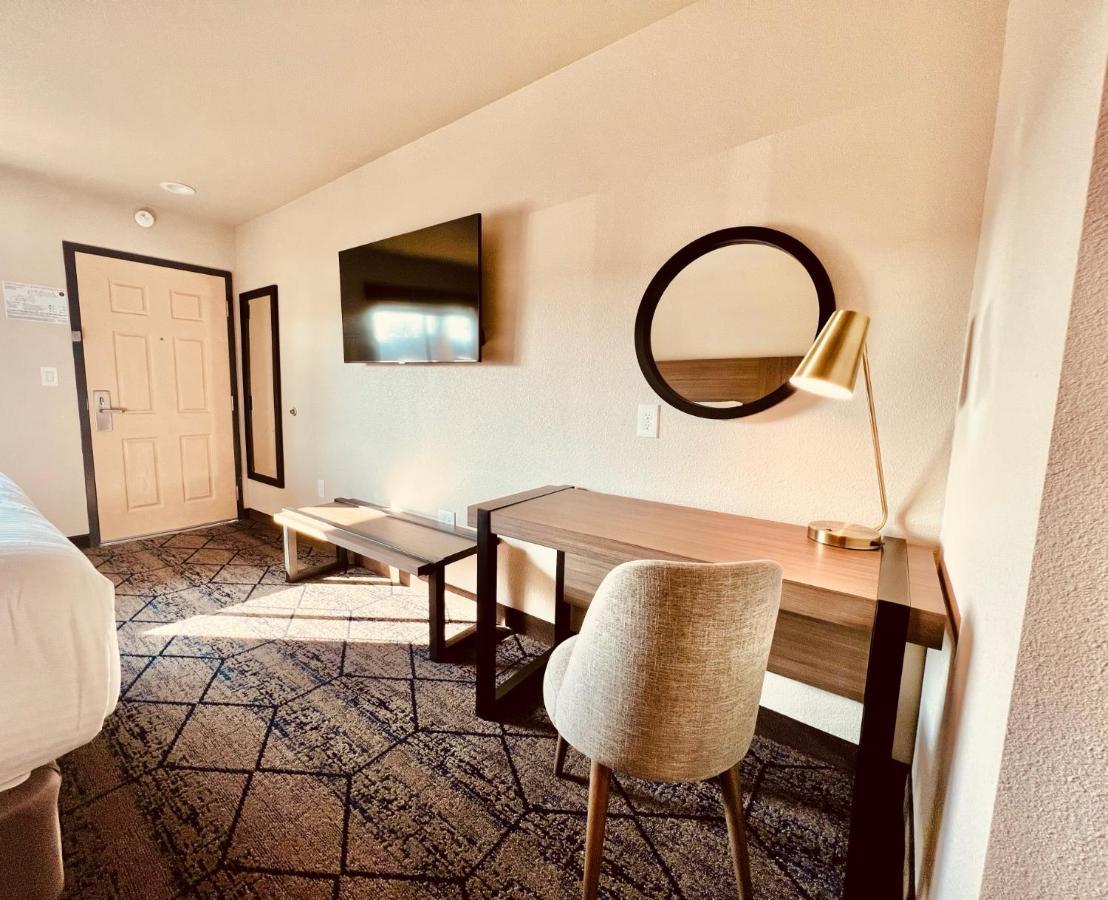 Ramada By Wyndham Modesto Yosemite Area Hotel Luaran gambar