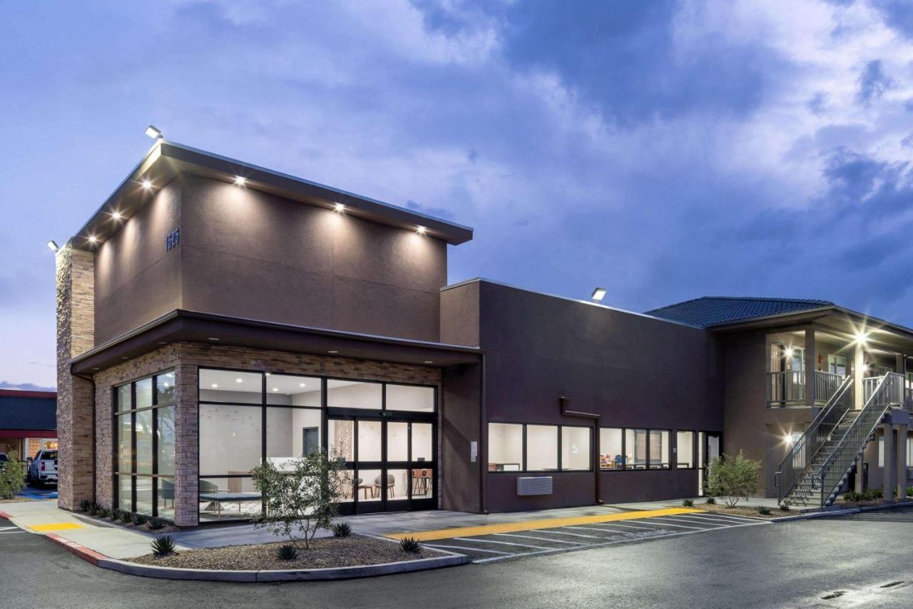 Ramada By Wyndham Modesto Yosemite Area Hotel Luaran gambar