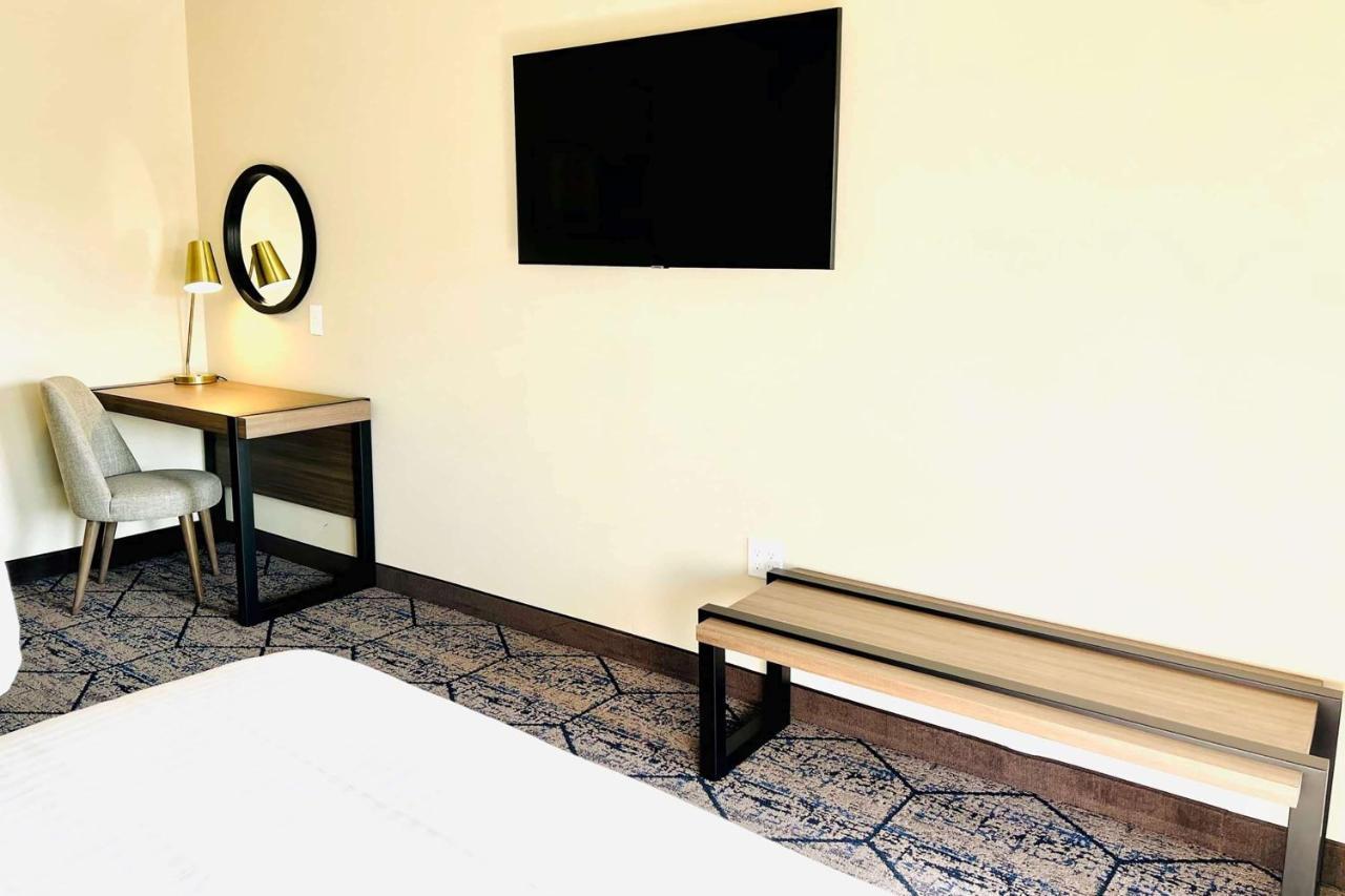 Ramada By Wyndham Modesto Yosemite Area Hotel Luaran gambar