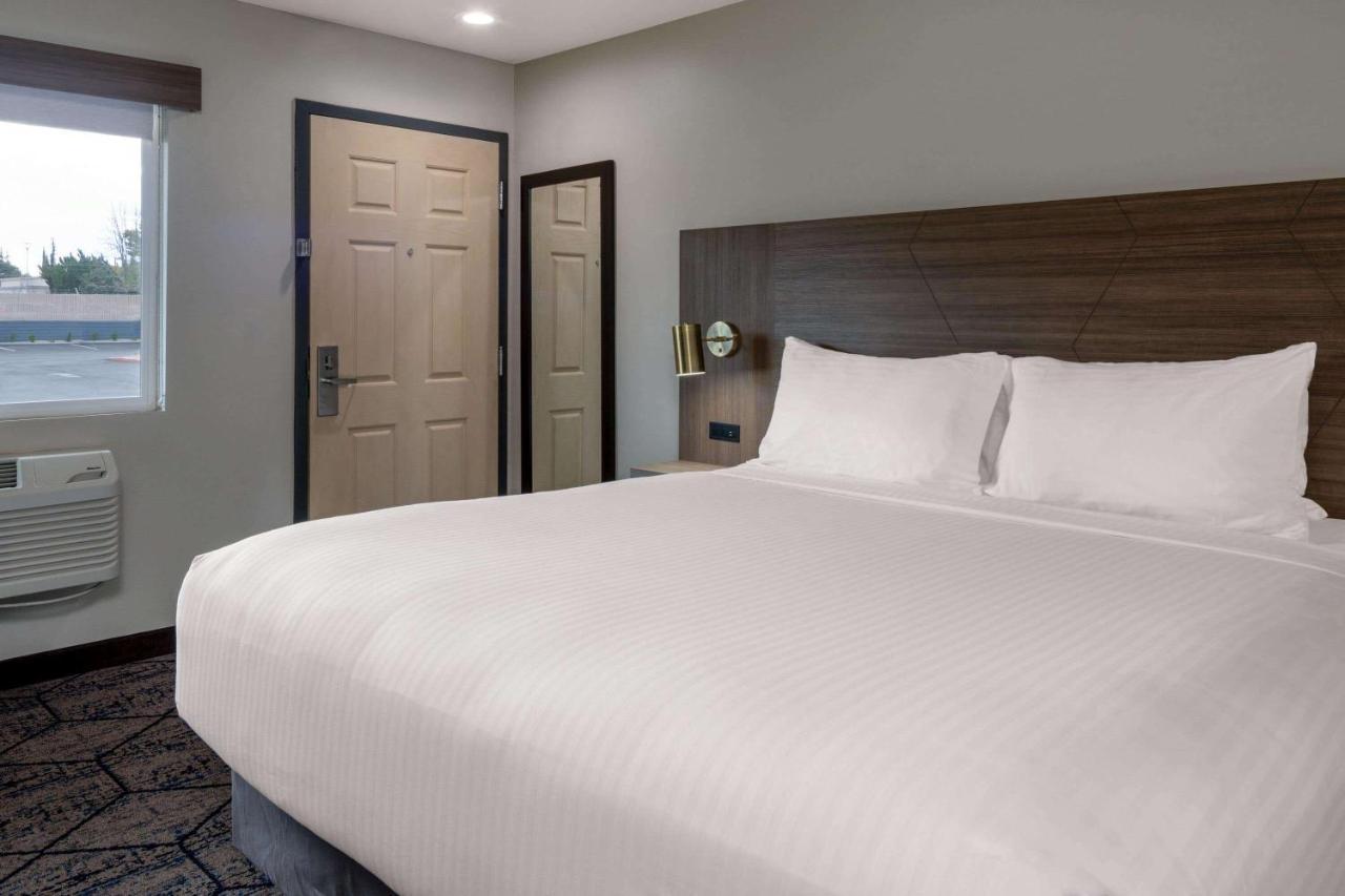 Ramada By Wyndham Modesto Yosemite Area Hotel Luaran gambar