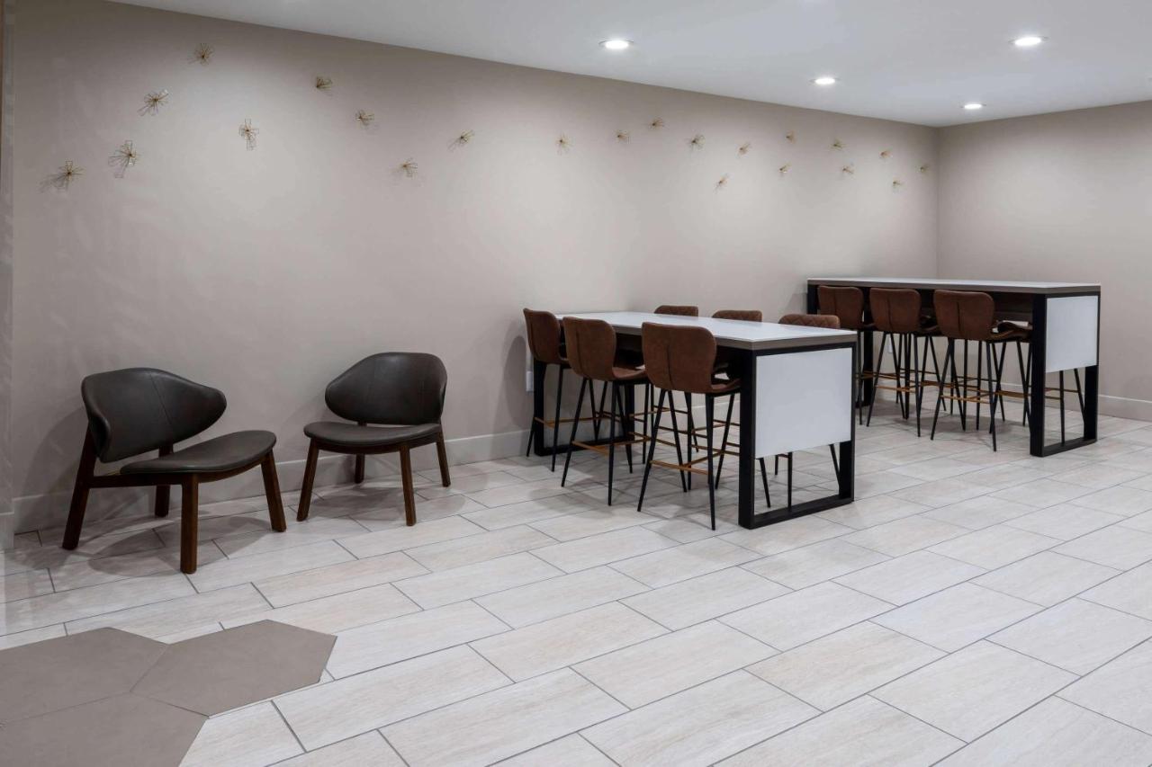 Ramada By Wyndham Modesto Yosemite Area Hotel Luaran gambar