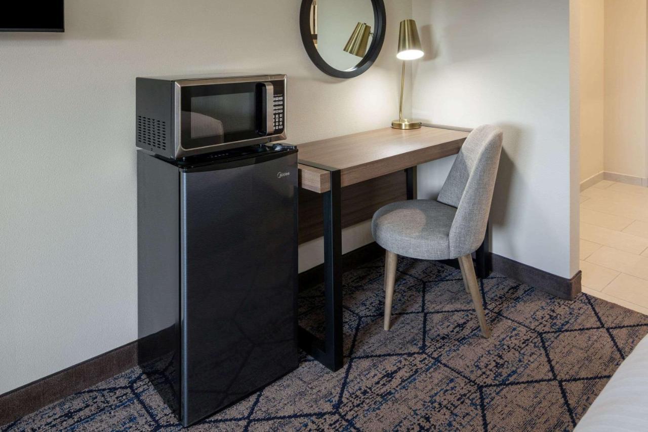 Ramada By Wyndham Modesto Yosemite Area Hotel Luaran gambar
