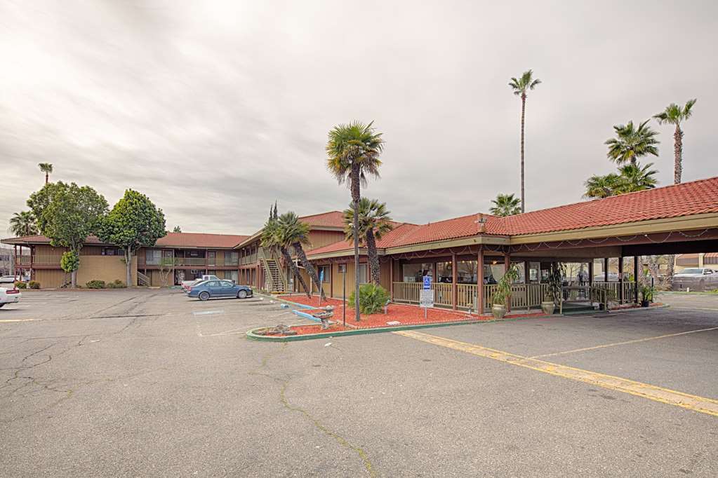Ramada By Wyndham Modesto Yosemite Area Hotel Luaran gambar