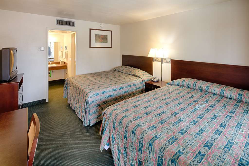 Ramada By Wyndham Modesto Yosemite Area Hotel Bilik gambar