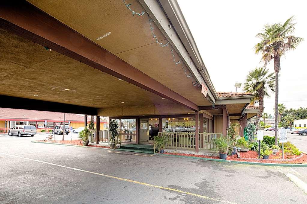 Ramada By Wyndham Modesto Yosemite Area Hotel Luaran gambar