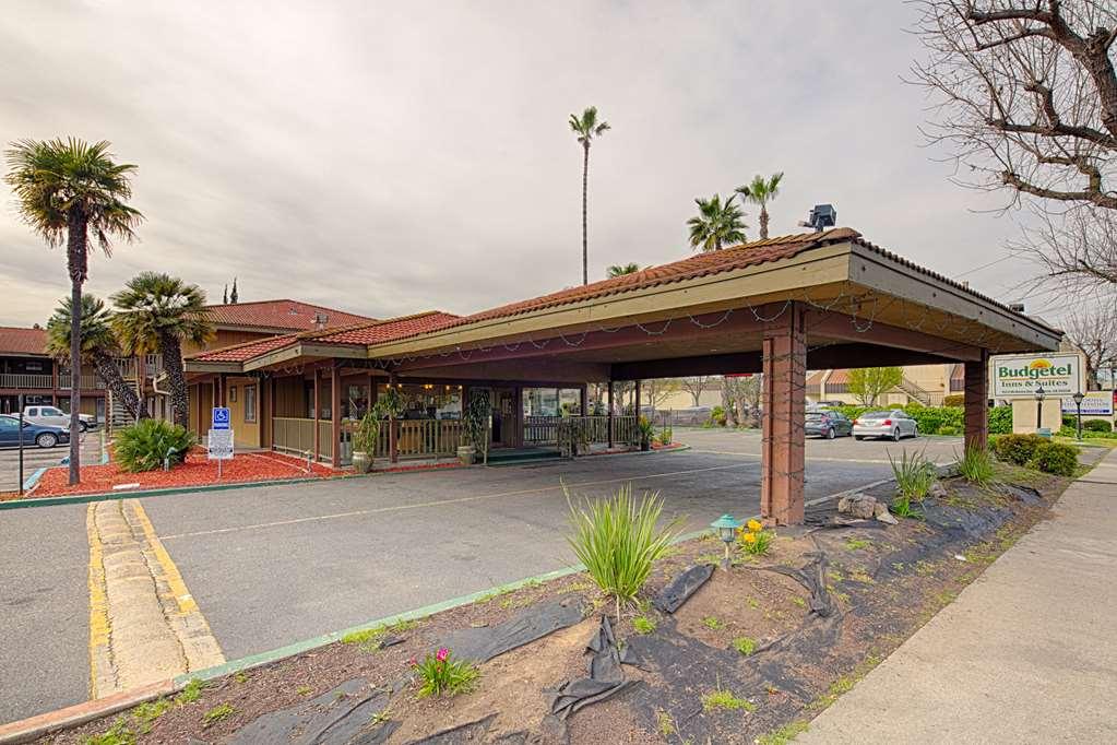Ramada By Wyndham Modesto Yosemite Area Hotel Luaran gambar