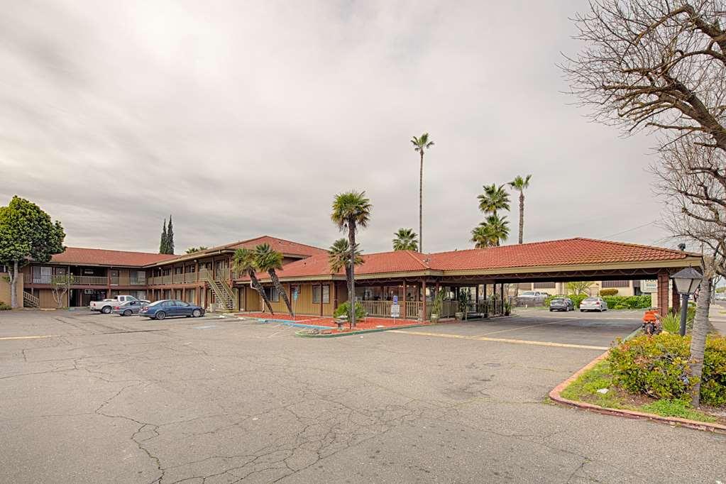 Ramada By Wyndham Modesto Yosemite Area Hotel Luaran gambar